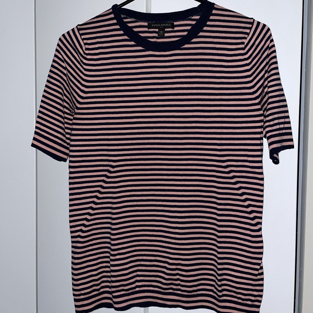 3/$30 Banana Republic short sleeve sweater